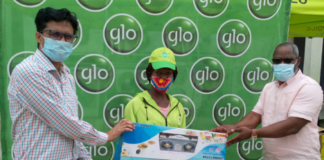 Glo fulfils promise … presents prizes to retailers, agents