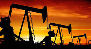 Oil refineries, offshore drillers face hurricane challenges amid pandemic