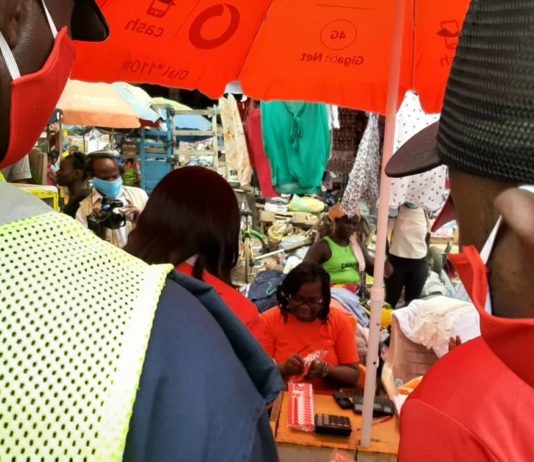 Vodafone distributes nose masks to trade partners