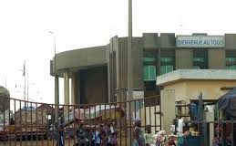 Businesses want borders open to boost economy – research