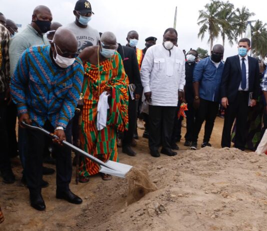 Akufo-Addo cuts sod for Sek/T’di waste treatment facility