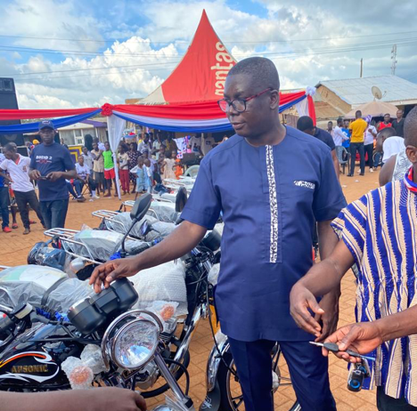 Dr Gideon Boako donates Toyota pick-up and 10 motorbikes to Tano north constituency