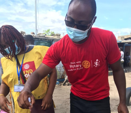 Rotary Club of Accra-Tesano join GHS to immunise children against Polio